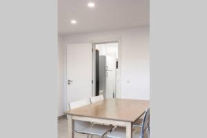 REMODELED APARTMENT IN THE CITY CENTER. (FARO)