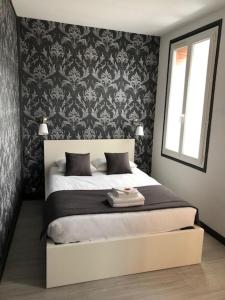 Hotels Hotel Saint Eloi : photos des chambres