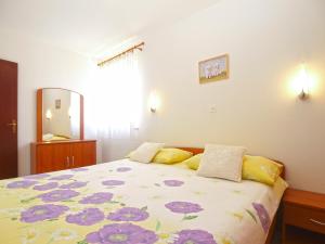 Apartments Mira 1978