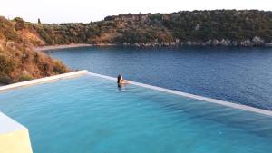 Katikies Manis Suites