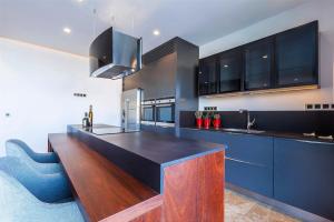 7 Deluxe - A Seductive Blend Of Style And Serenity