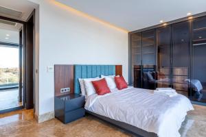 7 Deluxe - A Seductive Blend Of Style And Serenity