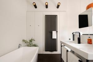 Deluxe Double Room with Bath room in B&B Bed and Beyond