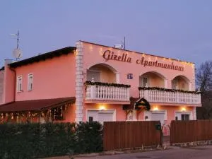 Gizella Apartmanhaus - Lócs