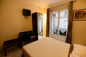 Hotels HOTEL DU MONT LOUIS : photos des chambres