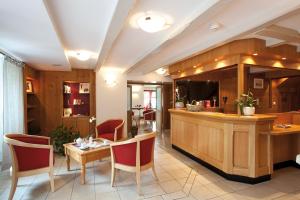 Hotels Hotel Restaurant Les Tilleuls : photos des chambres