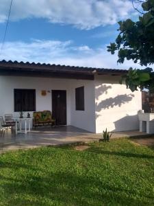 Casa duas quadras praia