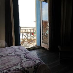 Hotels Le Chalet : Chambre Double avec Balcon - Vue sur Mer