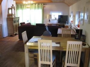 Ferienwohnung Rolf EG mit Terrasse und Garten
