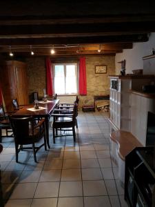 Maisons de vacances GITE LES ECUREUILS : Maison 3 Chambres