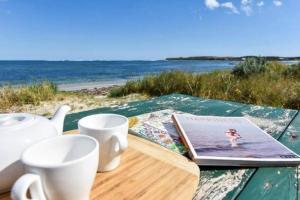 Plovers Rest at Cape Douglas