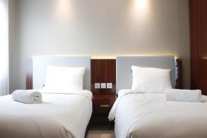 Deluxe 2BR at The Green Kosambi Bandung Apartment By Travelio