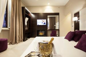 Roman Holidays Boutique