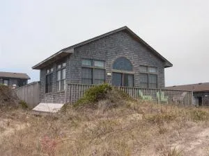 40399 Beachcomber Rd Home - Avon