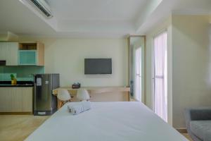 Brand New Studio Apartment at Menteng Park By Travelio