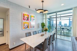 Spacious Central Apartments for Group and Family - Sailing Tower