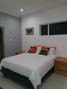Lyronne Guest house, Shuttle and Tours