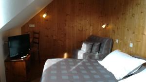 Hotels Hotel Restaurant Les Tilleuls : Chambre Double avec Balcon