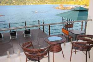 Surfers Cove Apartments