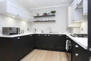 JOIVY Beautiful 2 bed flat on the Royal Mile
