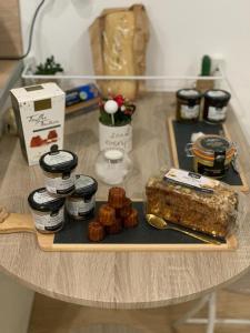 Appartements Le Menhir 2 Jacuzzi Spa Terasse Barbecue : photos des chambres