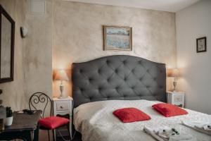 B&B / Chambres d'hotes B&B Chateau De La Houssoye : Studio avec Baignoire Spa