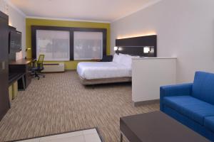 Queen Suite - Disability Access room in Holiday Inn Express & Suites Austin NW - Lakeline an IHG Hotel
