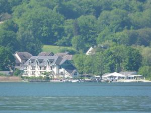 Appartements Au bord du lac d’Annecy, logement type Loft, dans residence avec plage et ponton privee : photos des chambres