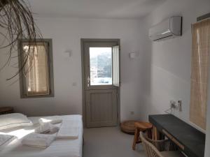 Double Room with Balcony and Sea View