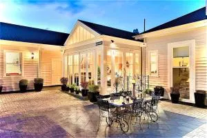 Kurrajong House - Hagley