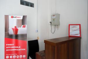 RedDoorz Hostel near Kota Lama Semarang