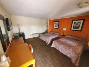 Double Room with Two Double Beds - Smoking room in Relax Inn