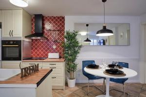 LEEWAYS APARTMENT I in SAN LORENZO