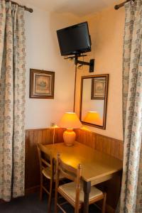 Hotels Hotel de Flandre : Chambre Triple