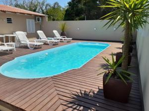 CASA AMBAR COM PISCINA A 400 METROS DA PRAIA DE Mariscal BOMBINHAS N 705