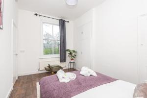 1st Floor Nunnery Modern, Romantic 1 Bed Apartment in York Pass the Keys
