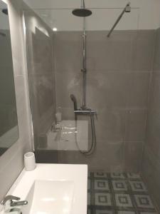 Souza Beach Apartment - Porto da Cruz - Studio & Suite