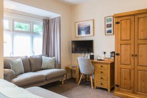 Large Double Room room in Tudor Lodge