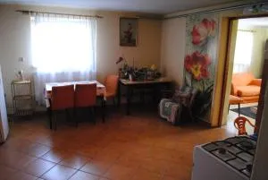 Apartament na Ustrzyckiej - Iwierzyce