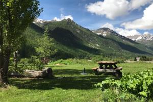 Chalets Le Troll Hameau des Chazals Nevache Hautes Alpes : photos des chambres