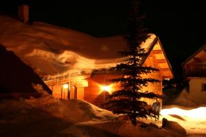 Chalets Le Troll Hameau des Chazals Nevache Hautes Alpes : photos des chambres