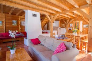 Chalets Le Troll Hameau des Chazals Nevache Hautes Alpes : photos des chambres