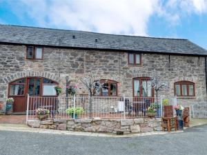 Cozy Holiday Home in Abergele with Garden