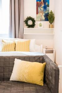 Apartment room in Cosy and central apartment with 4 bedrooms and A/C