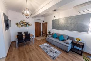 Apartment Sunset Lake View