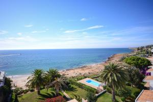 The Fantastic Beach House of Luz