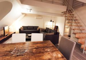 CF26 75m2 Central Quiet Duplex Apartment