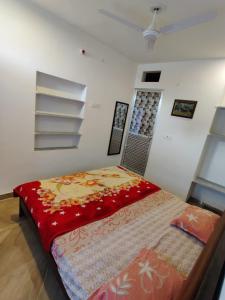 Varah Square Guest House