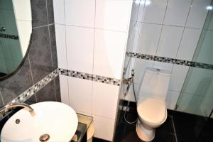 Pattaya Plaza Condotel large studio apartment Sukhumvit