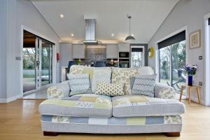 Nyland Lodge - Hot Tub - Fireplace - Free Parking & WiFi